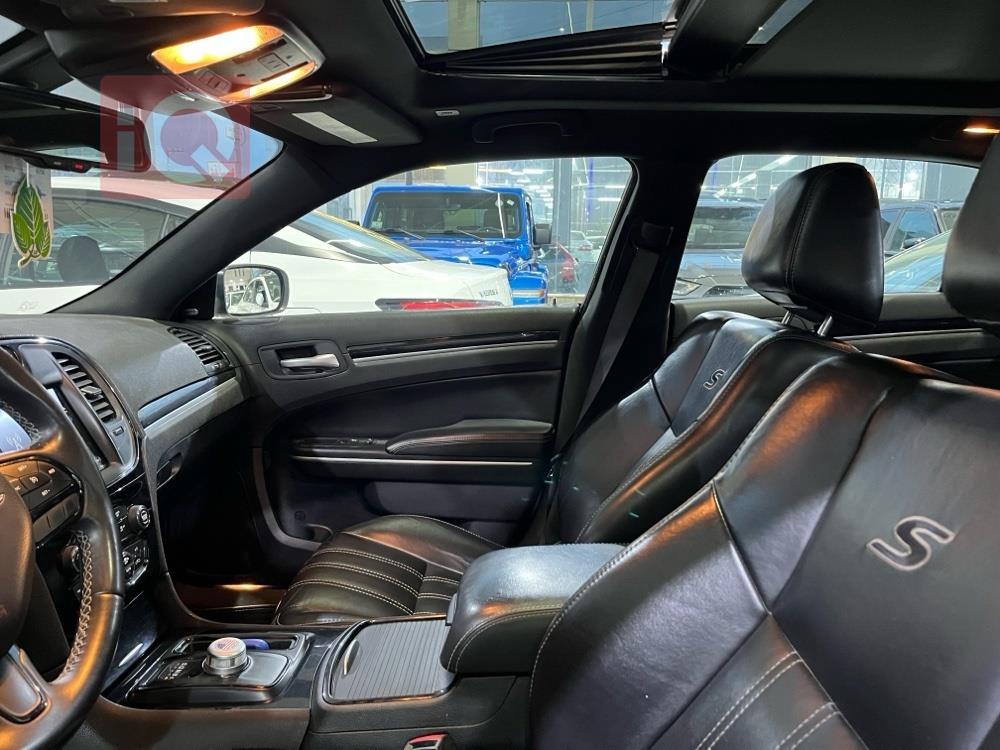 کرایسلەر 300